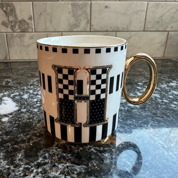 MACKENZiE- CHiLDS H initial mug - Picture 2 of 5